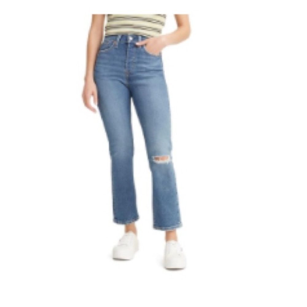 Levi’s women’s wedgie straight jeans. Never worn